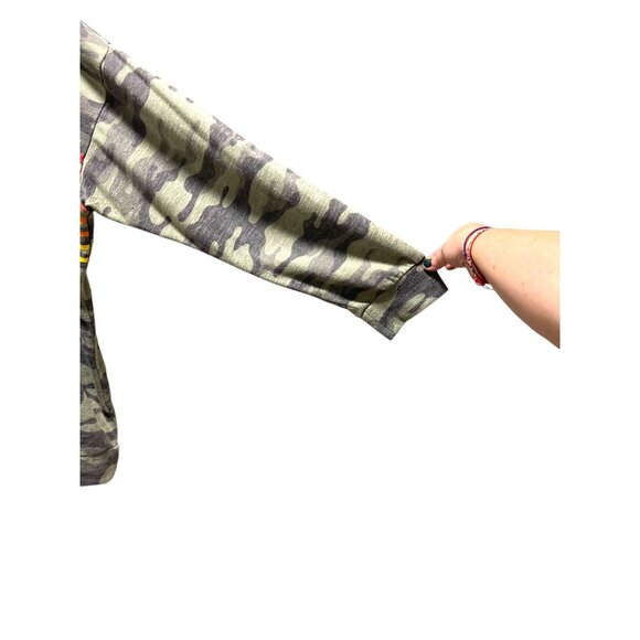 P.J. Salvage Camo Print Oversized Sweatshirt Green Size 3X Neutral Cozy Fall - Picture 8 of 11